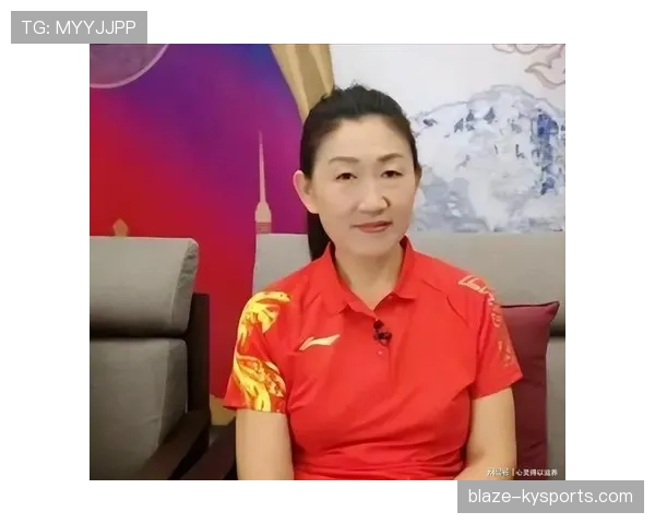 陈梦拎着名牌菜篮子回家，那画面把我穷到骨子里